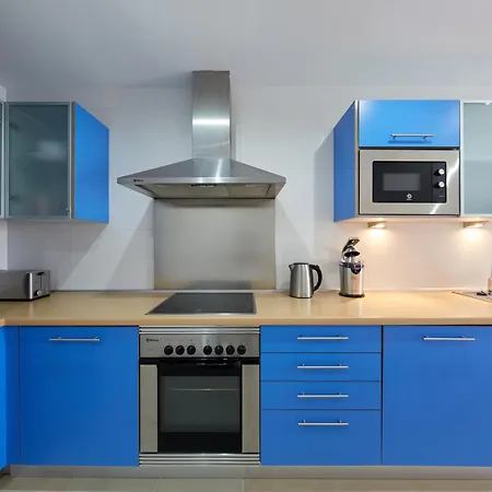 Luxury, Newly Renovated 1-bedroom By The *
