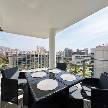 Apartment Luxury, Newly Renovated 1-bedroom By The Beach