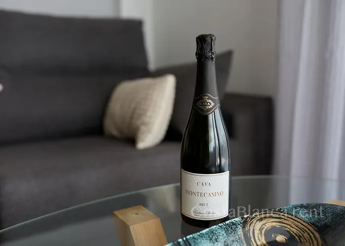 Luxury, Newly Renovated 1-bedroom By The